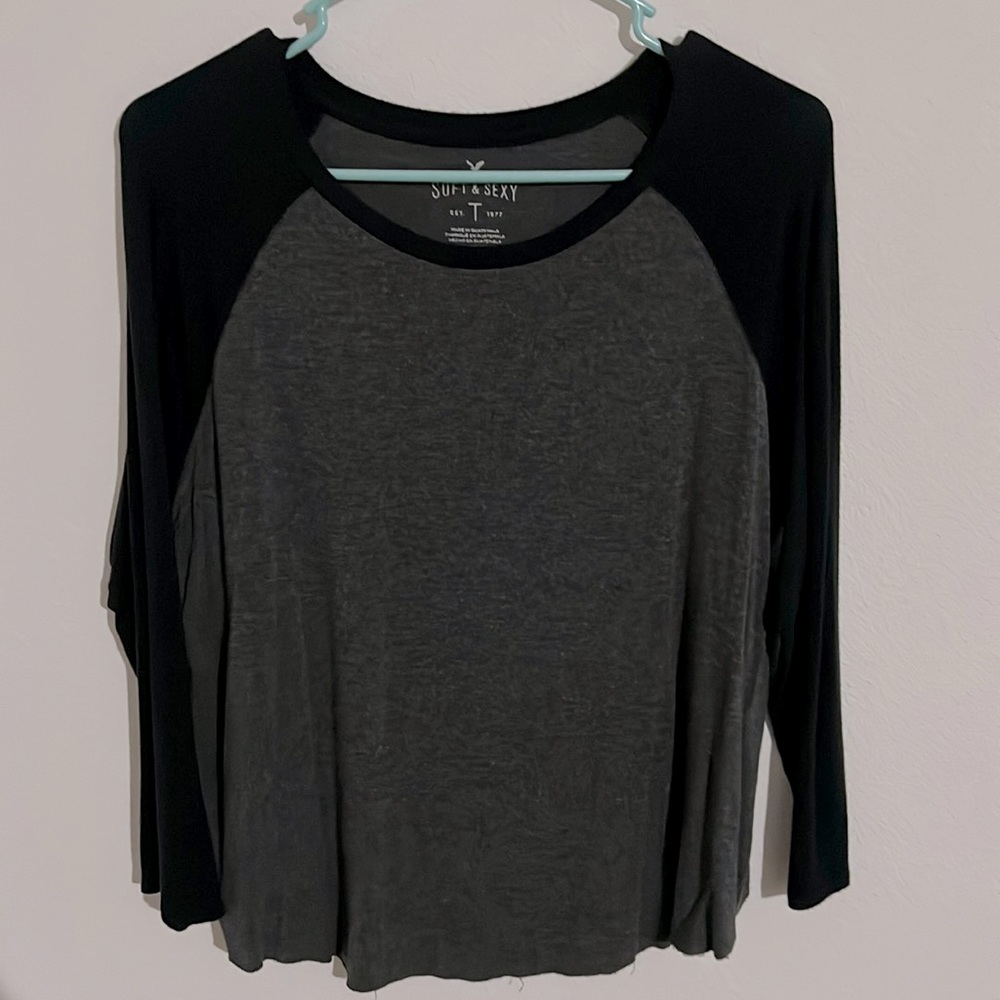 American Eagle Soft & Sexy 3/4 Baseball Style Shirt Size L - Black/Dark Gray
